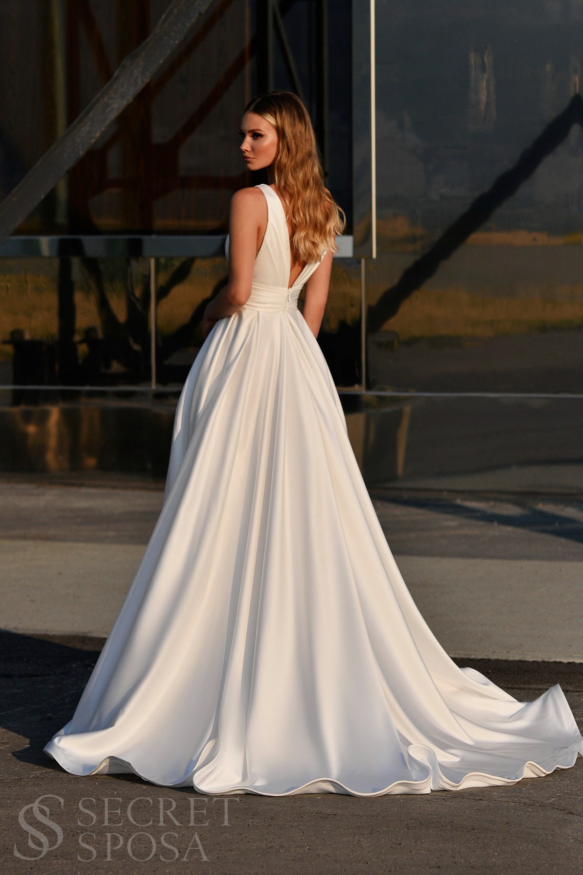 Свадебное платье Лотта А-силуэт, 2023 год, С корсетом, Со шлейфом