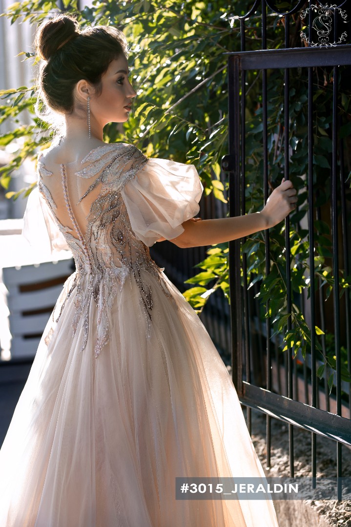 Свадебное платье Джералдин А-силуэт, Закрытые, С рукавами, Цветные, Для венчания